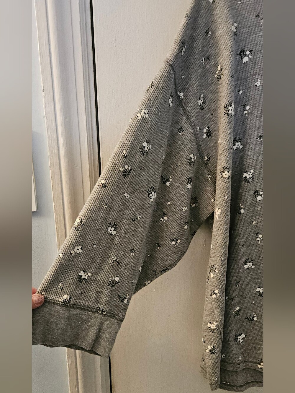 Old Navy Floral Print Thermal - Picture 3 of 5